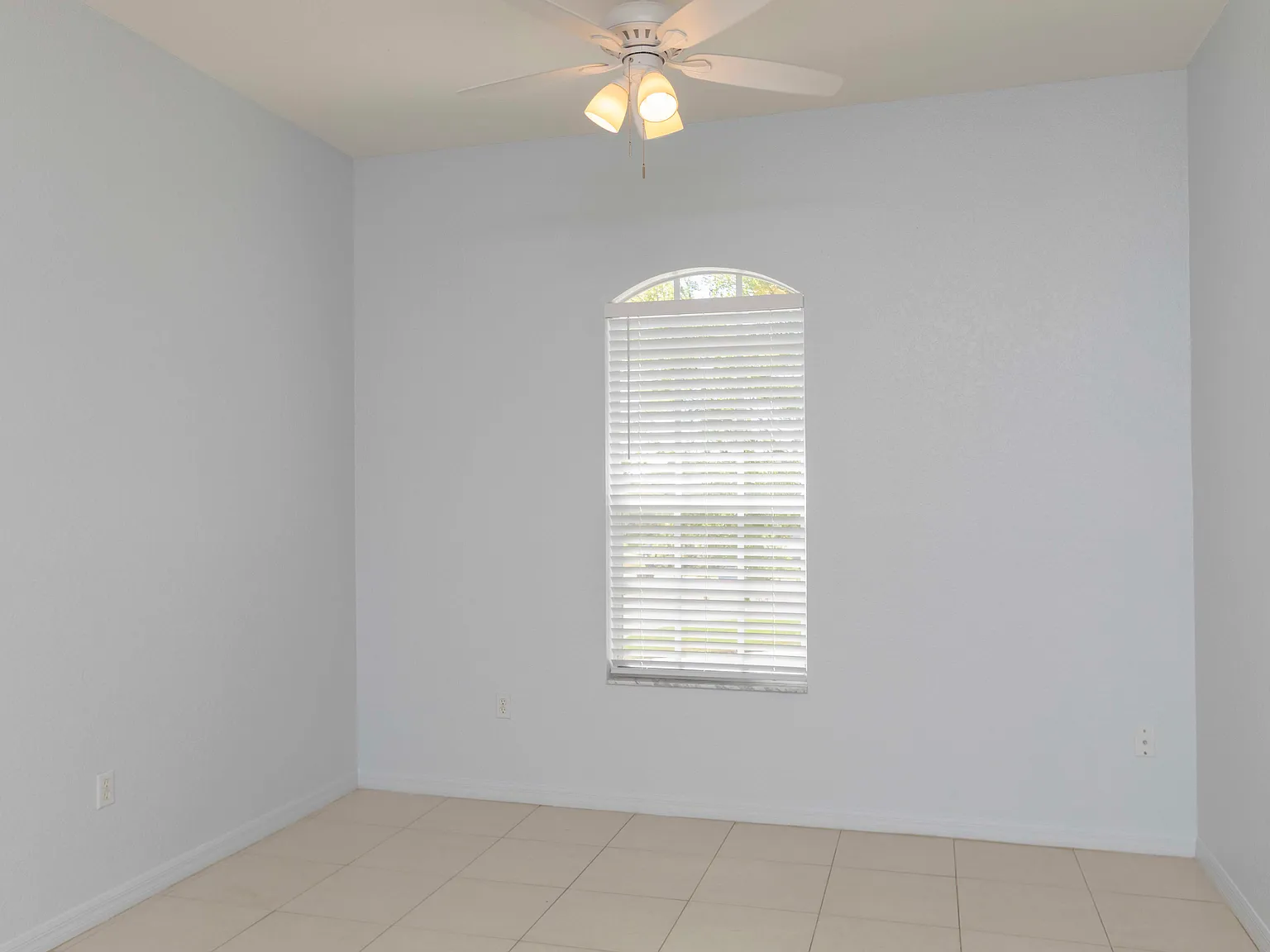 2 bed, 1400 sqft, $1,750 — Photo 2