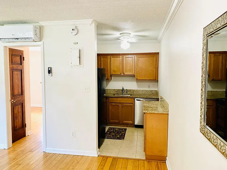 3119 W De Leon St #12 — Photo 6
