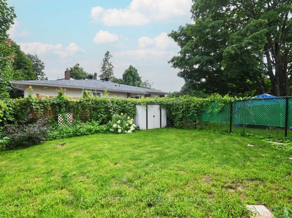 44 Oberon St, Ottawa, ON K2H 7X8