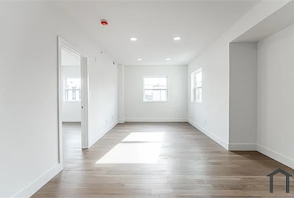 1611 Foulkrod St #203 — Photo 2