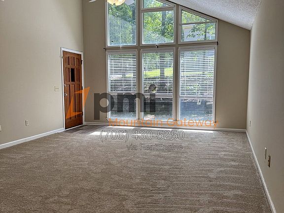 3rd image of 82 Primrose Dr Unit A