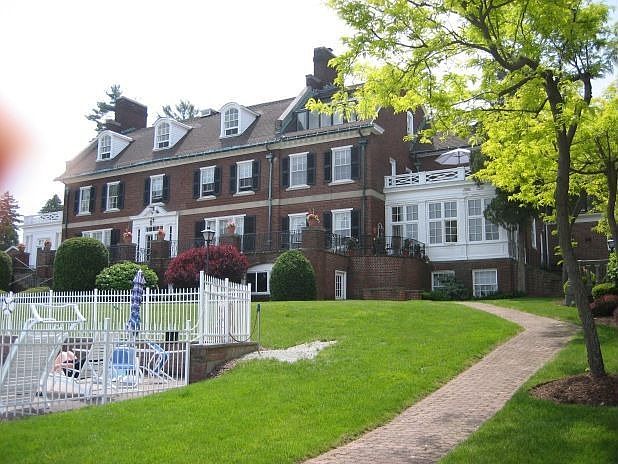 1st image of 12 W Terrace Ave APT 5