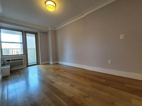3rd image of 50 W 93rd St APT 6F