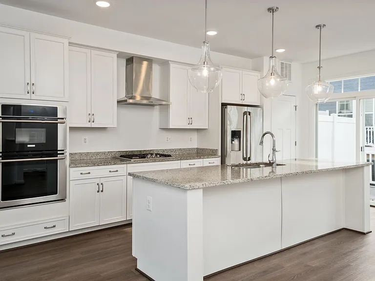 3213 Bergen St — Photo 2