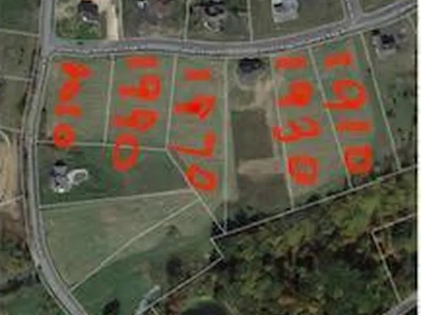 2010 Settlers Ridge Rd, Slatington, PA 18080