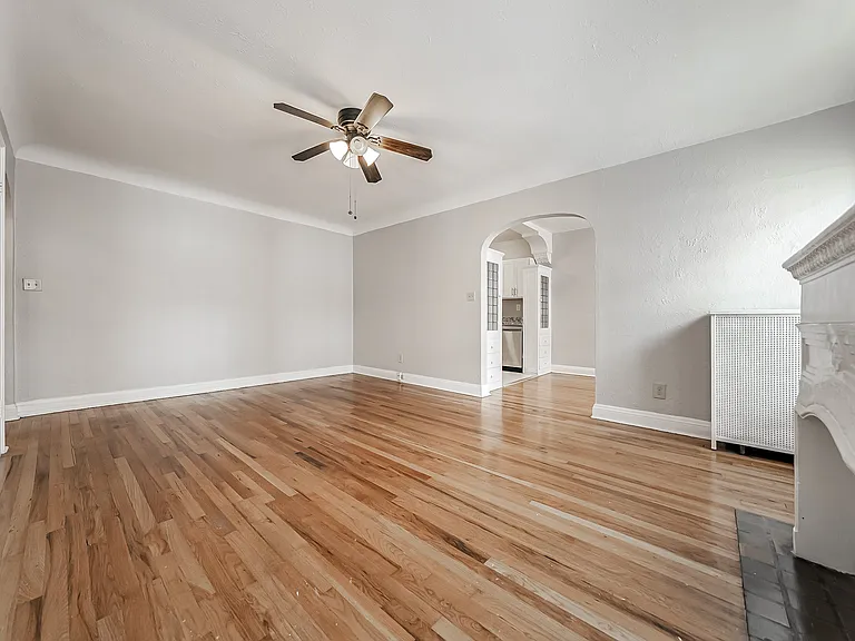 Lewis Manor Apartments — Photo 41