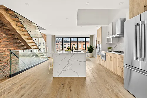 332 Quincy St #2 Photo 1