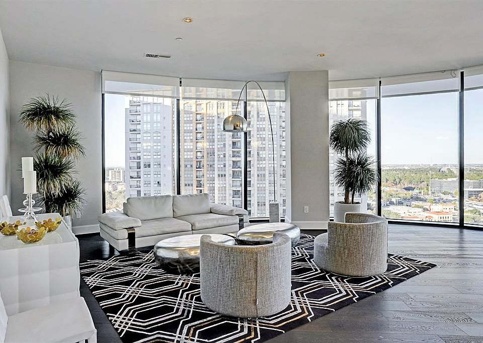 1st image of 1409 Post Oak Blvd Unit 1902