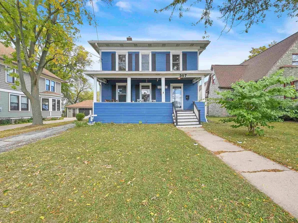 307 W North Water St, Neenah, WI 54956