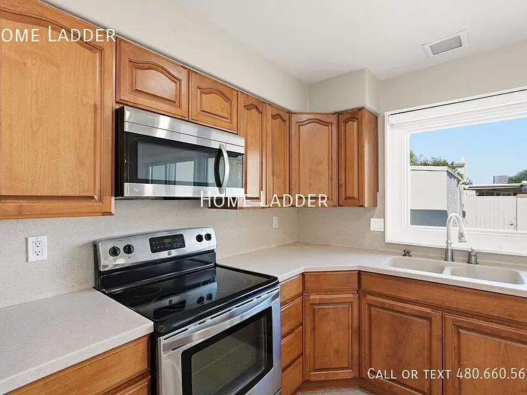 5849 N 81st St — Photo 7