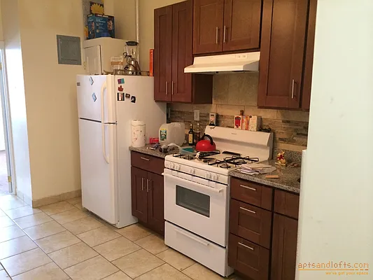 Rented by aptsandlofts.com | media 10