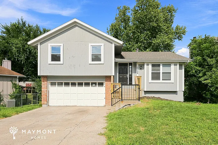10738 Stark Ave — Photo 1