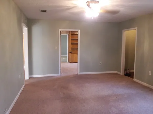 3 bed, 1250 sqft, $1,350 — Photo 2