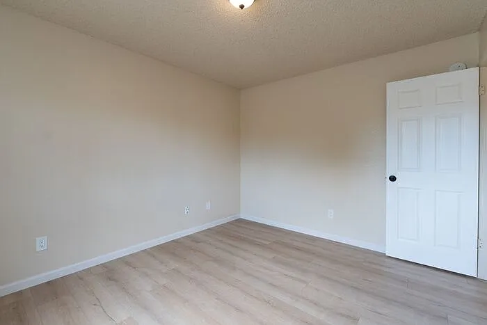 1185 Amador Ave #B — Photo 27
