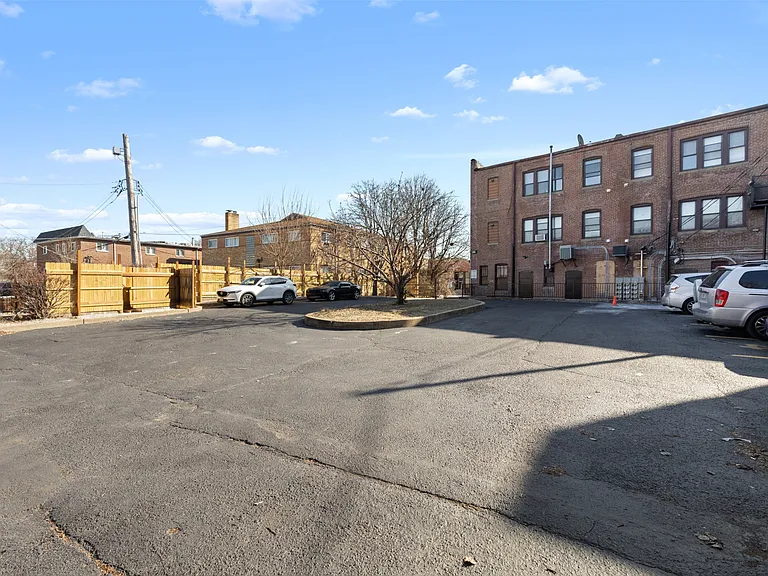 4523 Gravois Ave — Photo 20