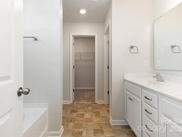3034 Eastcott Ave — Photo 15