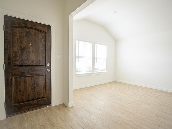 4th image of 1119 Santee Ct