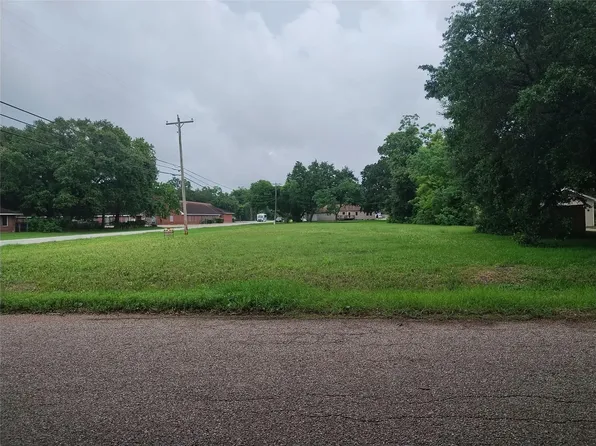 3009 McArthur Dr, La Marque, TX 77568