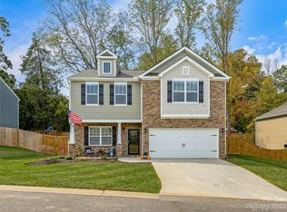 128 Marathon Ln, Candler, NC 28715