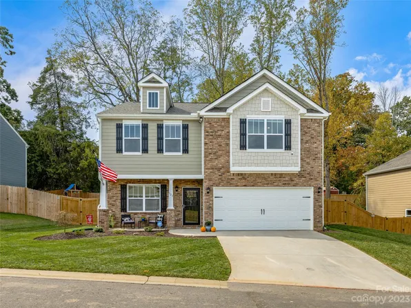 128 Marathon Ln, Candler, NC 28715
