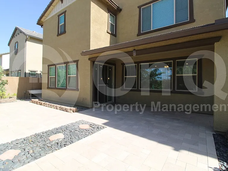 1130 E Armstrong Way — Photo 31