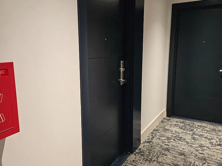 75 James St S #1101 — Photo 1