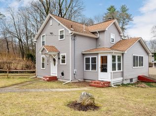 37 Carney St, Uxbridge, MA 01569