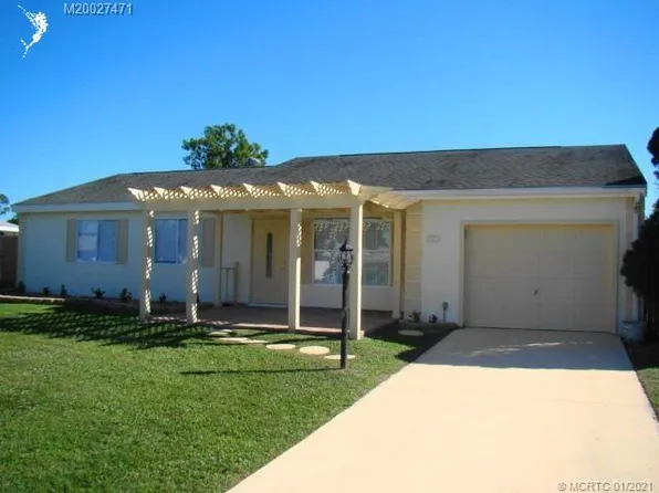 1921 SE Redwing Cir, Port Saint Lucie, FL 34952