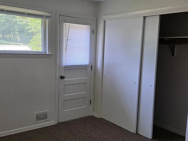 819 John St — Photo 5