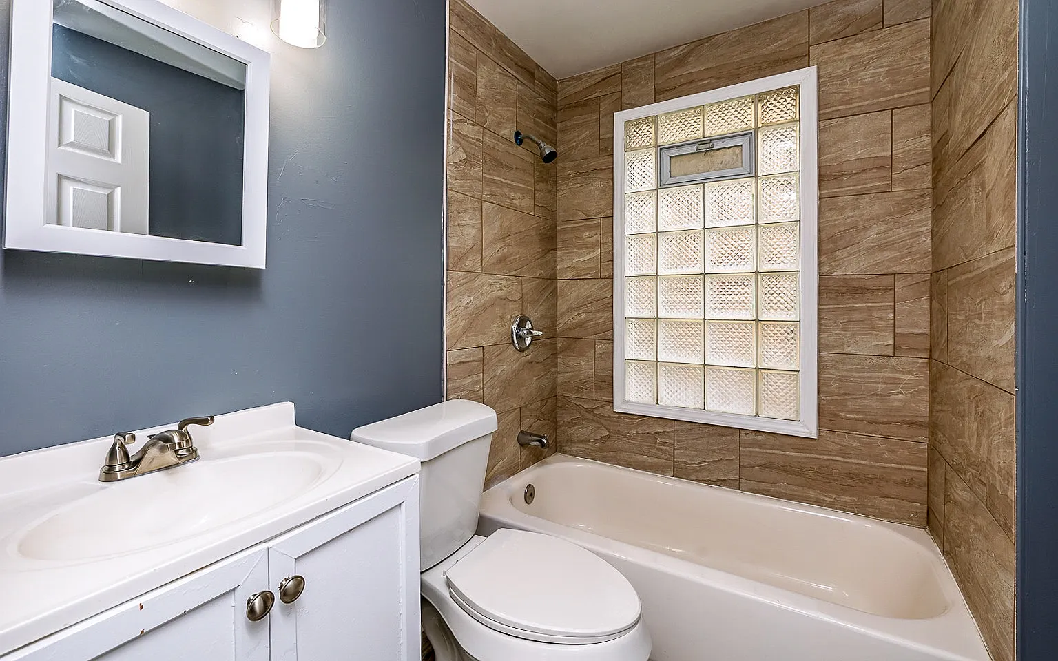 3924 East 123rd Street, Unit Unit A (Downstairs) — Photo 3