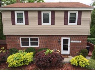 131 Ridgecrest Rd, Wheeling, WV 26003