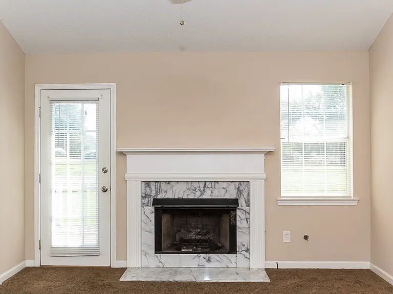 210 Orchard Vw — Photo 2