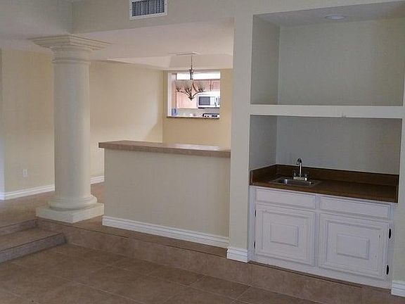 4th image of 8076 E Via Del Valle