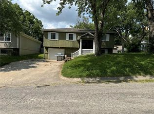 406 E Ottawa St, Paola, KS 66071