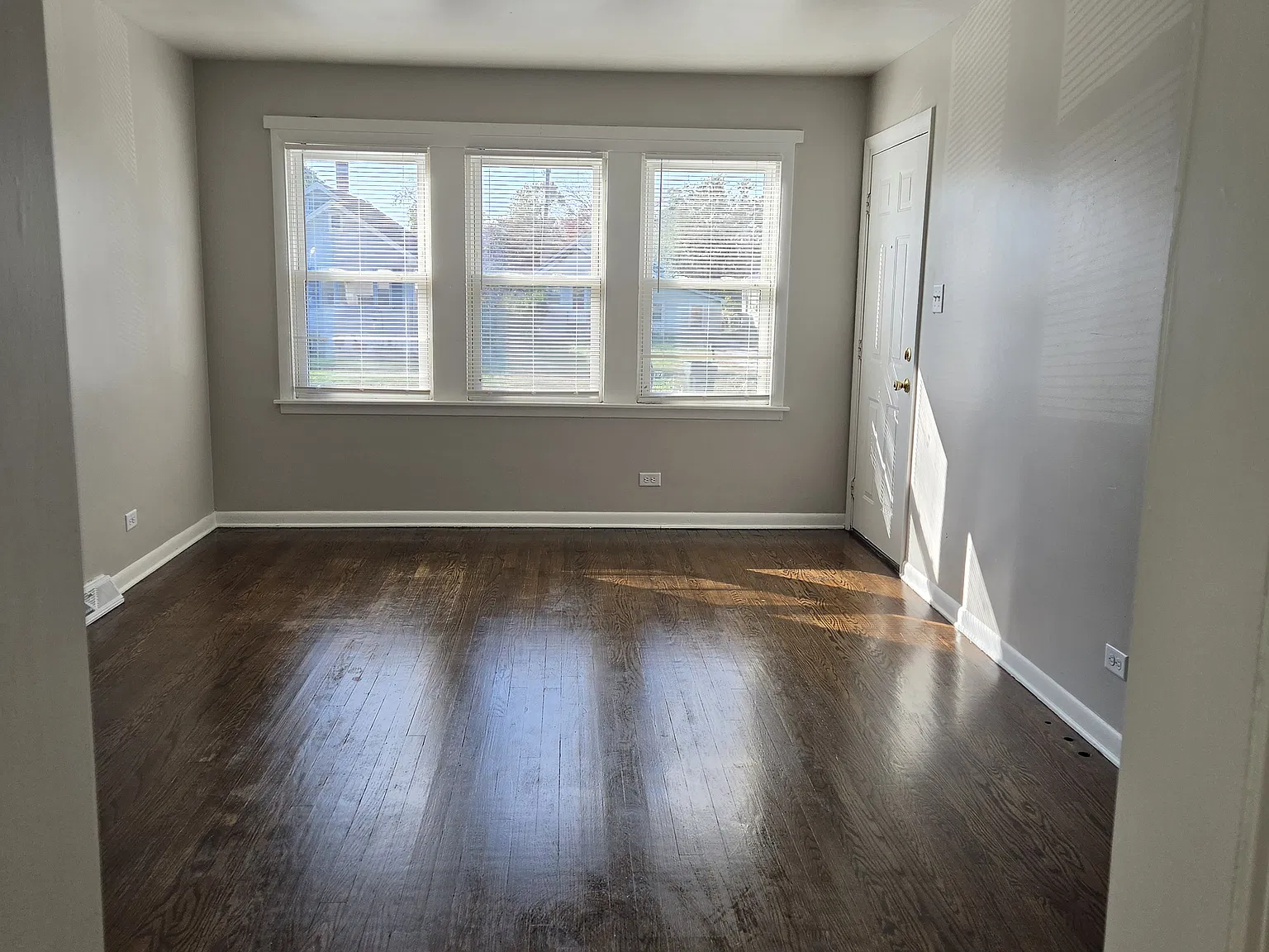4 bed, 1.5 bath, 768 sqft, $1,895 — Photo 4