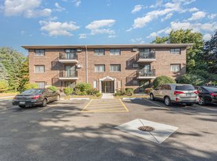 1240 S Lorraine Rd APT 1D, Wheaton, IL 60189