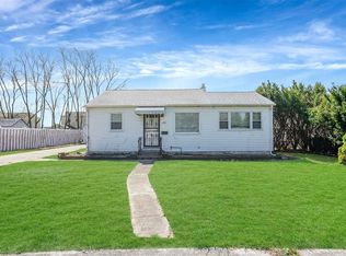 282 16th St, West Babylon, NY 11704
