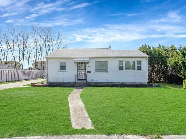 282 16th Street, West Babylon, NY 11704