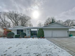 8425 Amsden Ridge Dr, Bloomington, MN 55438