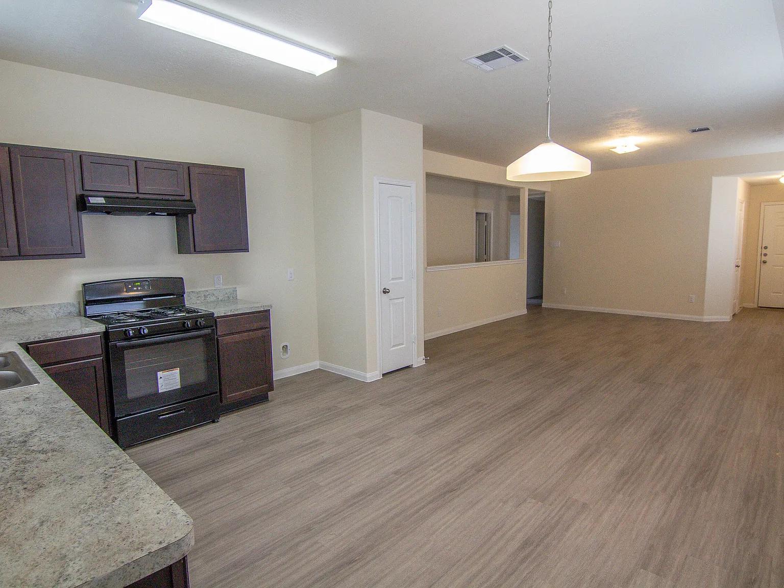 Saltgrass Crossing — Photo 4