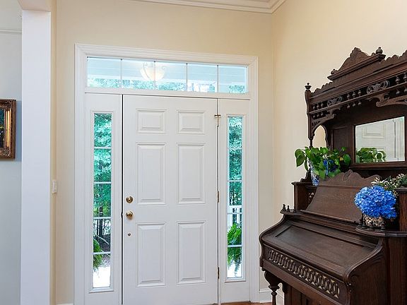 4th image of 801 Brentwood Ln