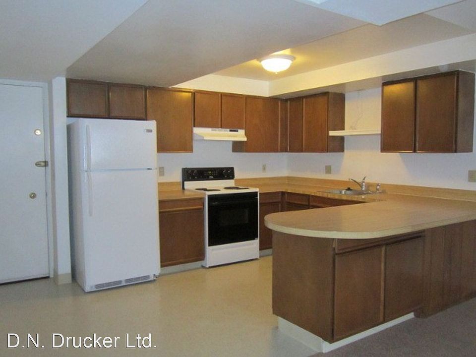 1st image of 1711 Meadowbrook Dr APT 8