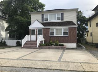 26 Devine St #1FL, Lynbrook, NY 11563