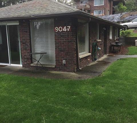 5th image of 9047 Edgewater Dr SW