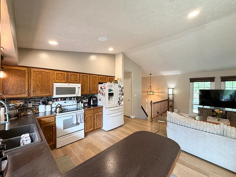 727 W Leon Dr — Photo 13