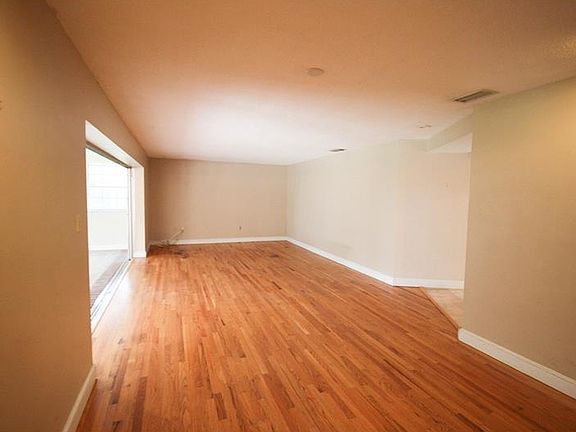 4th image of 551 Howard Ave