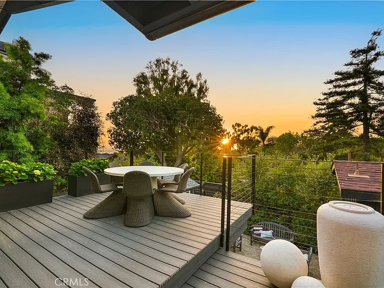 592 Bluebird Canyon Dr — Photo 64