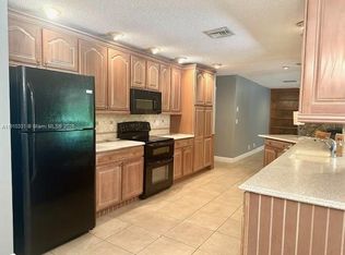 9870 NW 10th Ct, Plantation, FL 33322