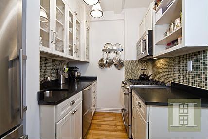 3rd image of 155 E 93rd St APT 5G