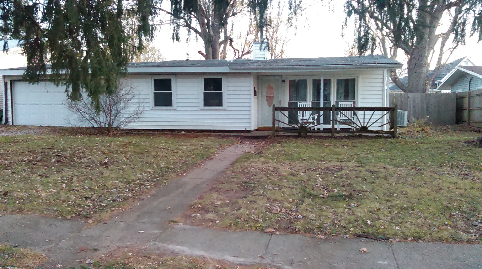 403 Hughes St photo 1